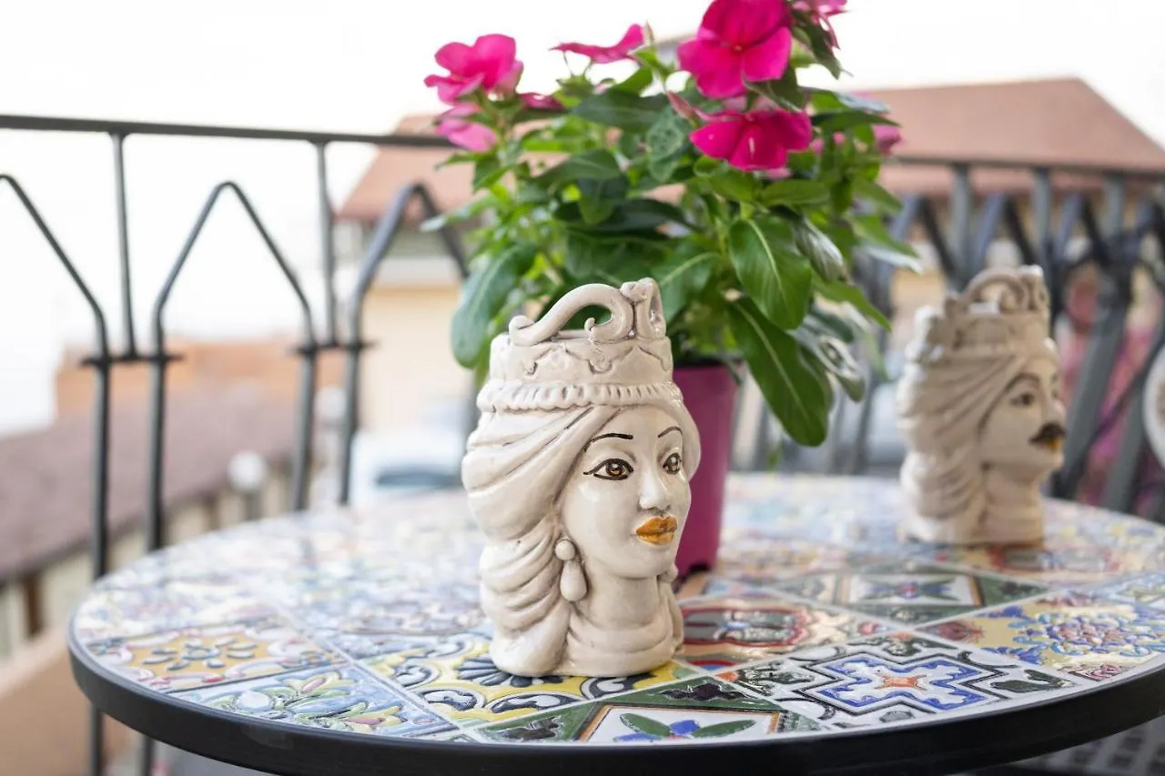 Tyche Apartaments & Rooms Taormina