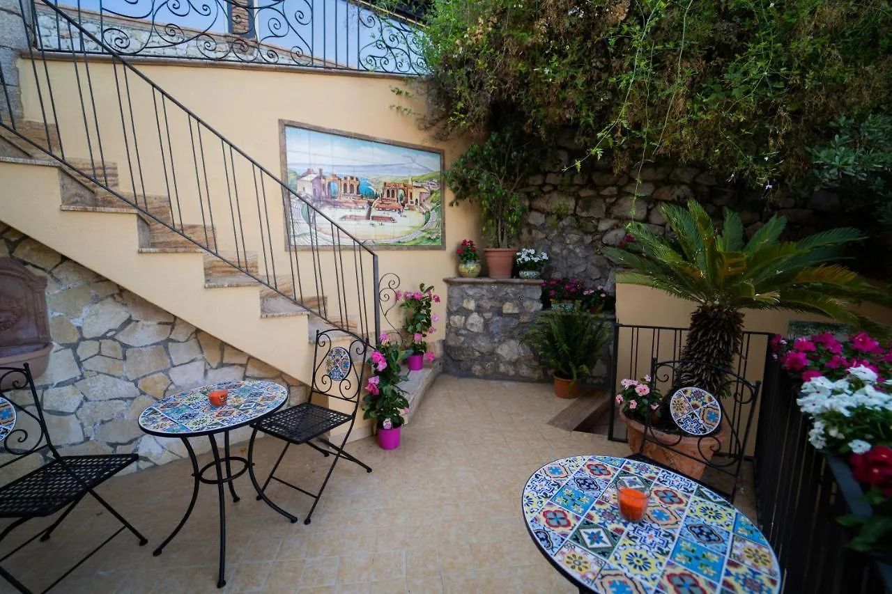 Tyche Apartaments & Rooms Taormina