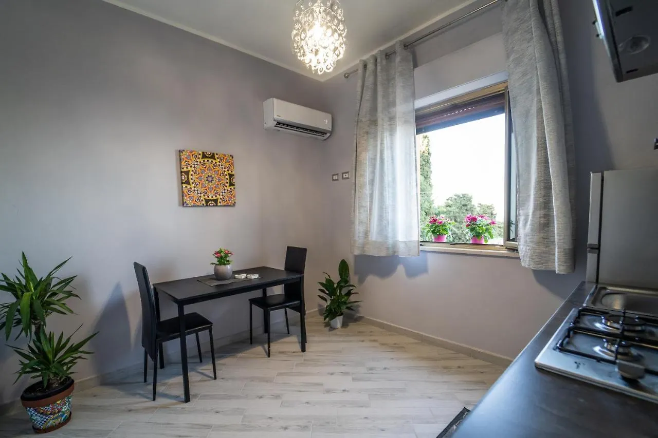 Tyche Apartaments & Rooms Taormina 0*,  Itálie